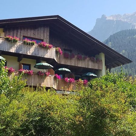 Gaestehaus Schoeneweiss Ehrwald Dış mekan fotoğraf