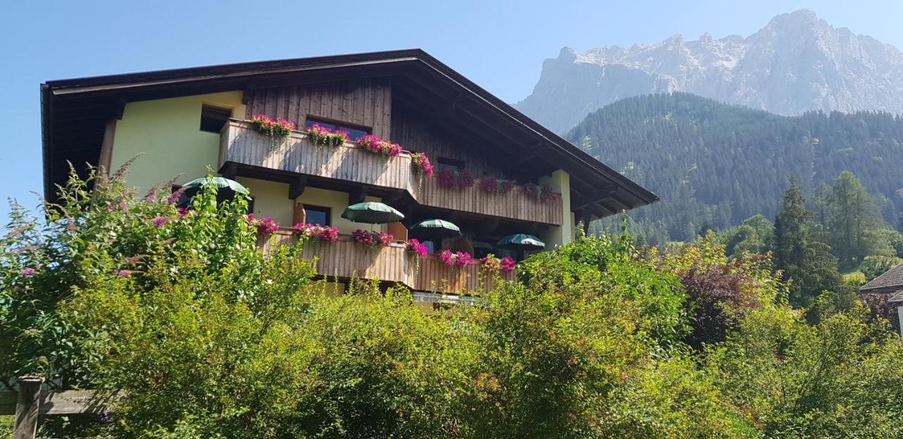 Gaestehaus Schoeneweiss Ehrwald Dış mekan fotoğraf