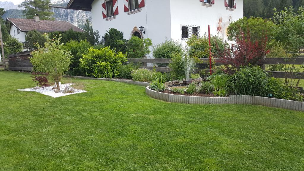 Gaestehaus Schoeneweiss Ehrwald Dış mekan fotoğraf