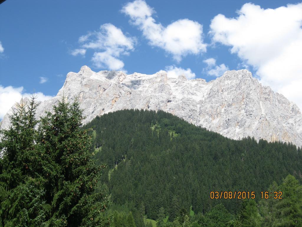 Gaestehaus Schoeneweiss Ehrwald Dış mekan fotoğraf