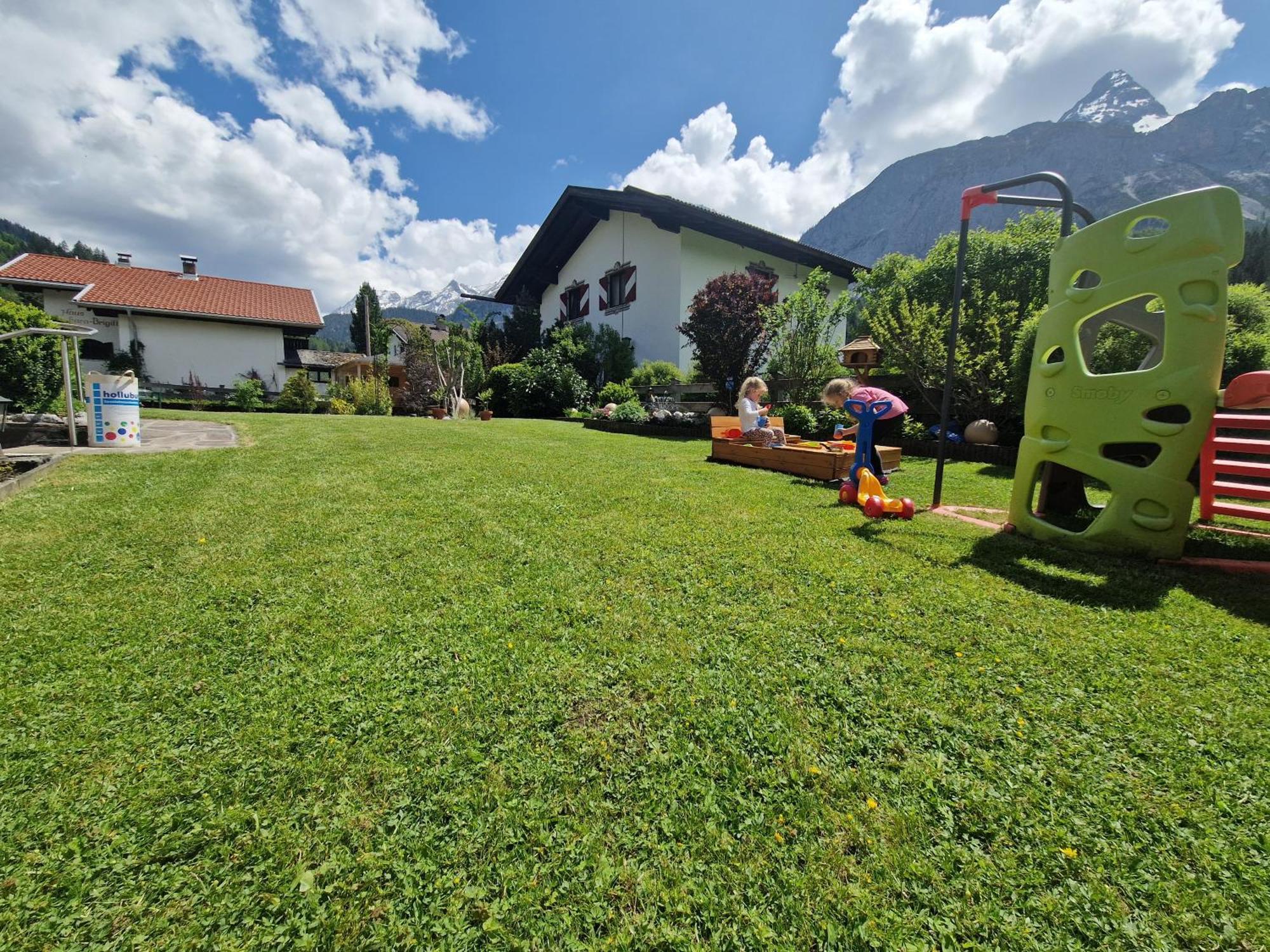 Gaestehaus Schoeneweiss Ehrwald Dış mekan fotoğraf